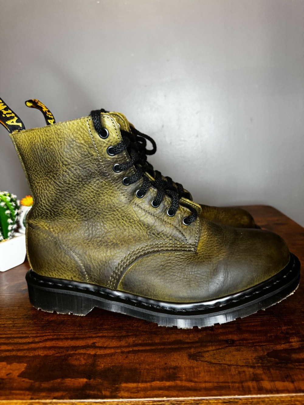 Awesome Dr. Martens 1460 PASCAL MADE IN ENGLAND TITAN LEATHER BOOTS - Picture 5 of 8